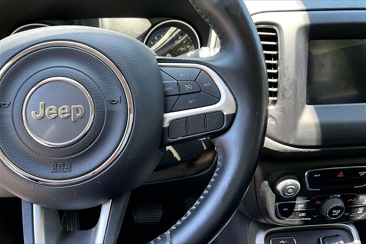 Used 2019 Jeep Compass Latitude w/ Popular Equipment Group FWD image 11