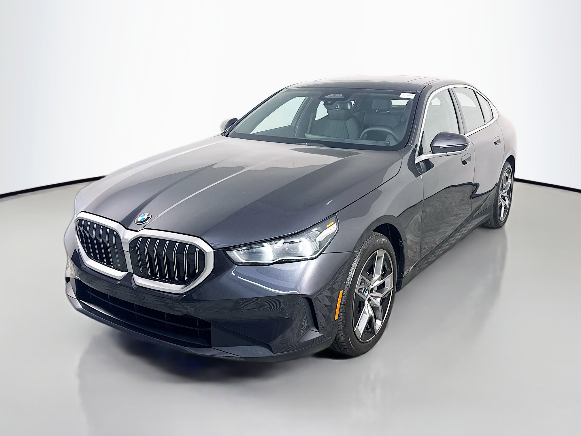 Used 2026 BMW 530i image 4