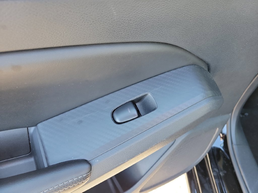 Used 2025 Nissan Altima 2.5 SV FWD image 17