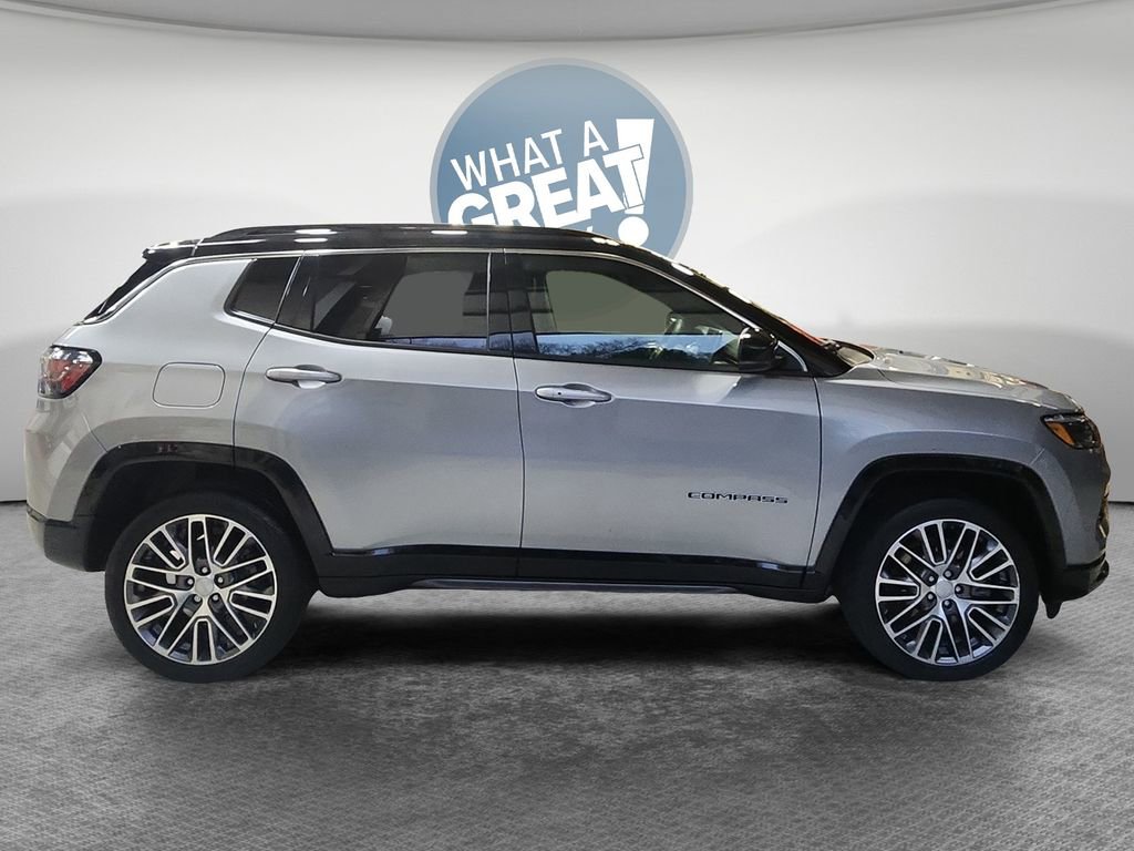 Used 2023 Jeep Compass Limited w/ Elite Group AWD/4WD image 2