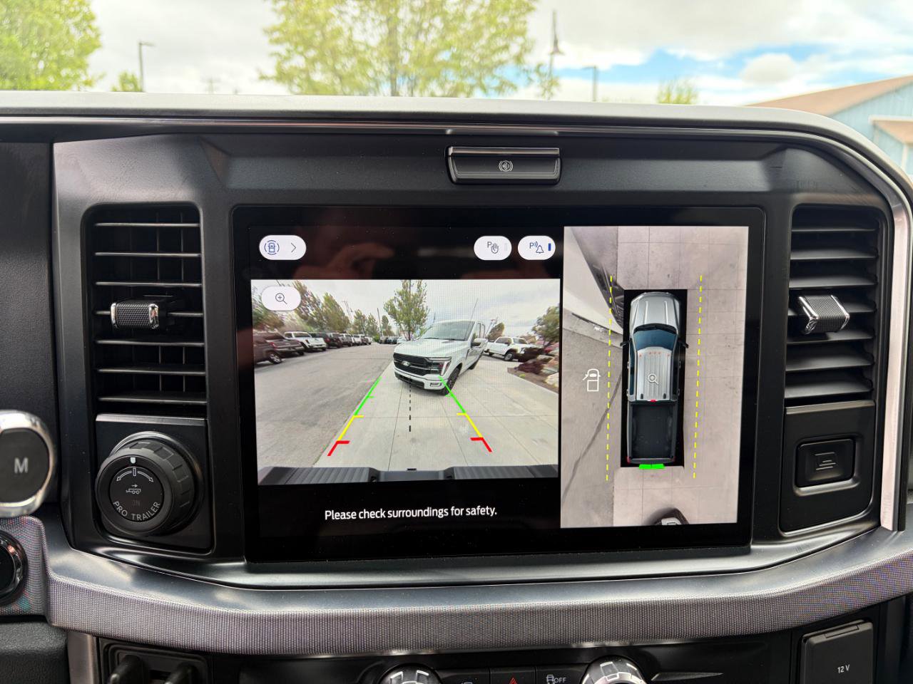 Used 2025 Ford F450 Platinum w/ Camper Package image 23