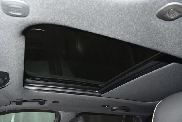 New 2025 Jeep Grand Cherokee Limited w/ Trailer Tow Package image 12