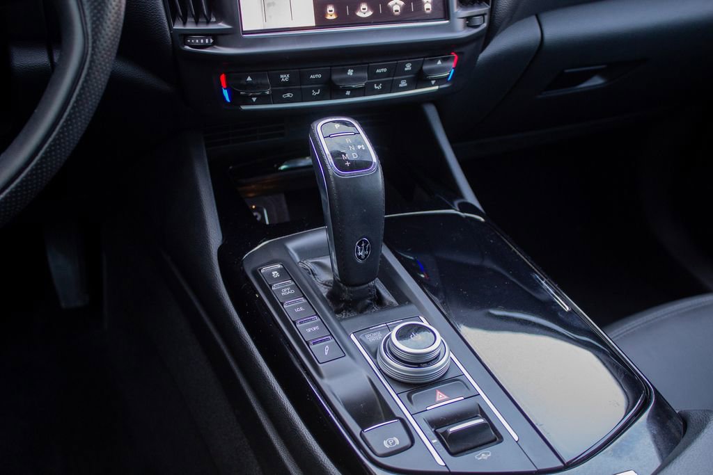 Used 2023 Maserati Levante GT image 21