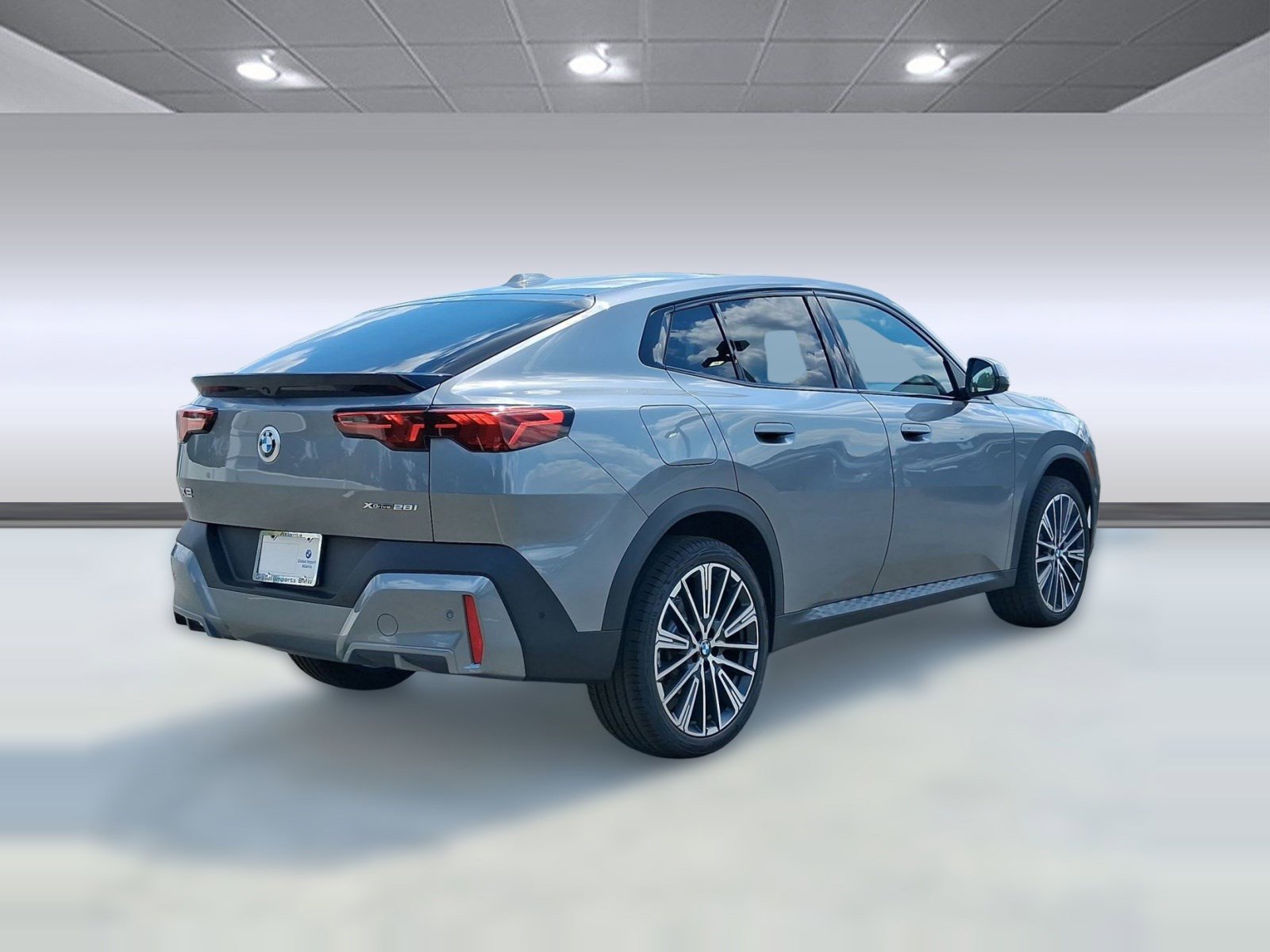Used 2026 BMW X2 xDrive28i image 9