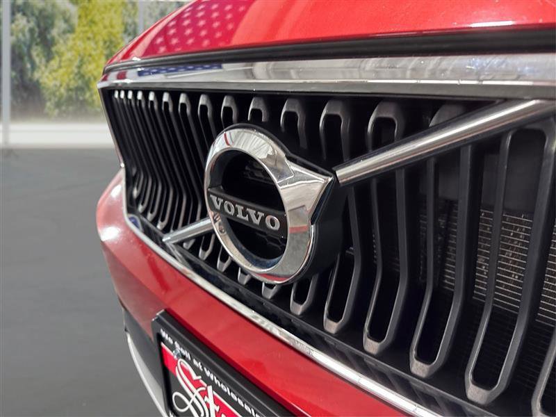 Used 2021 Volvo XC40 T5 Momentum image 22