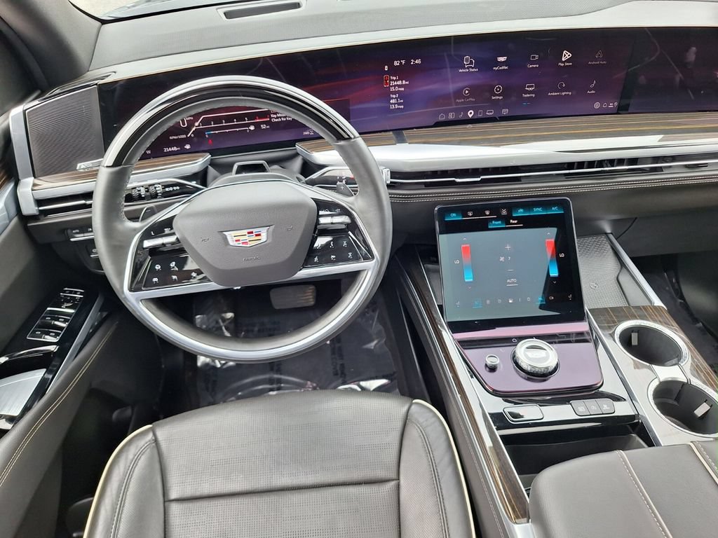 Certified 2025 Cadillac Escalade Premium Luxury AWD/4WD image 11