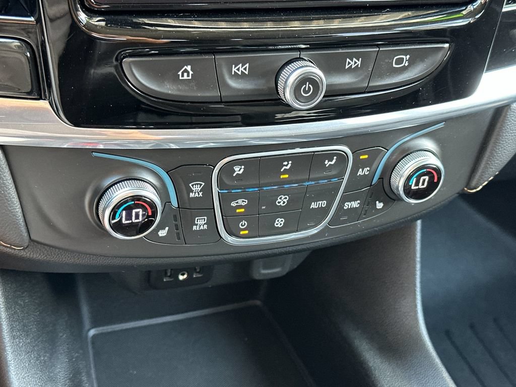 Used 2020 Chevrolet Traverse LT FWD image 20