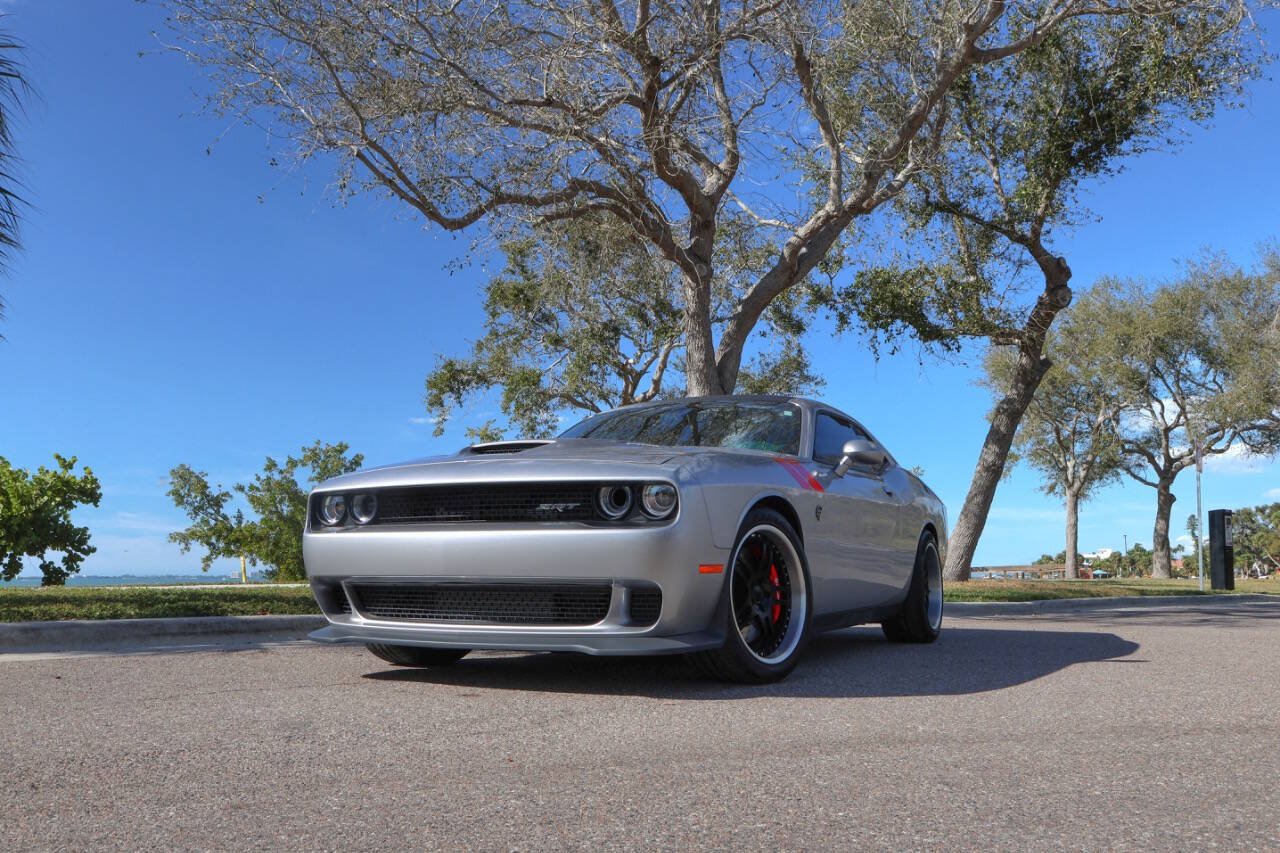 Used 2015 Dodge Challenger SRT Hellcat RWD image 11