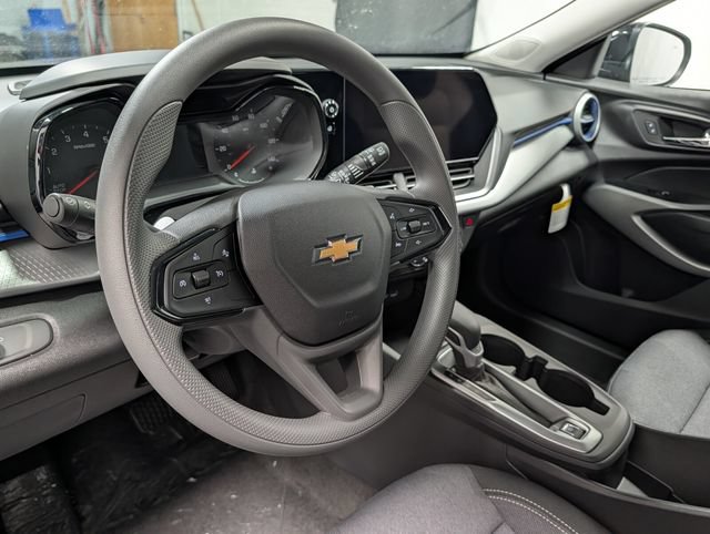 New 2026 Chevrolet Trax LS w/ LS Convenience Package FWD image 16