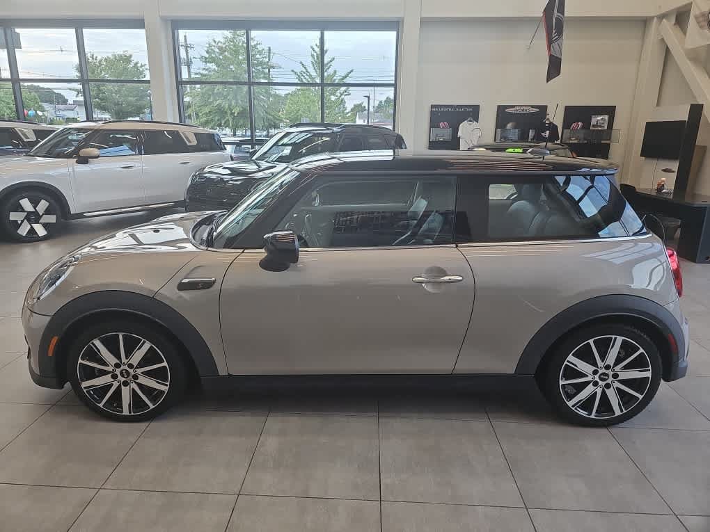 Used 2022 MINI Cooper S FWD image 4