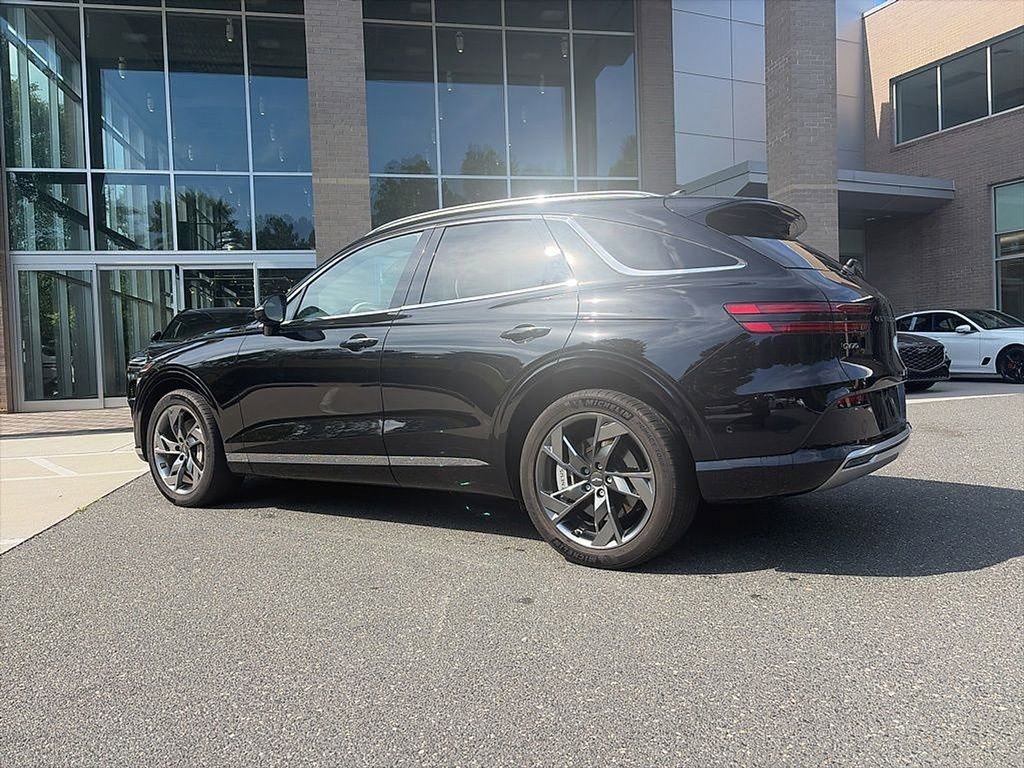 Used 2023 Genesis Electrified GV70 AWD/4WD image 4