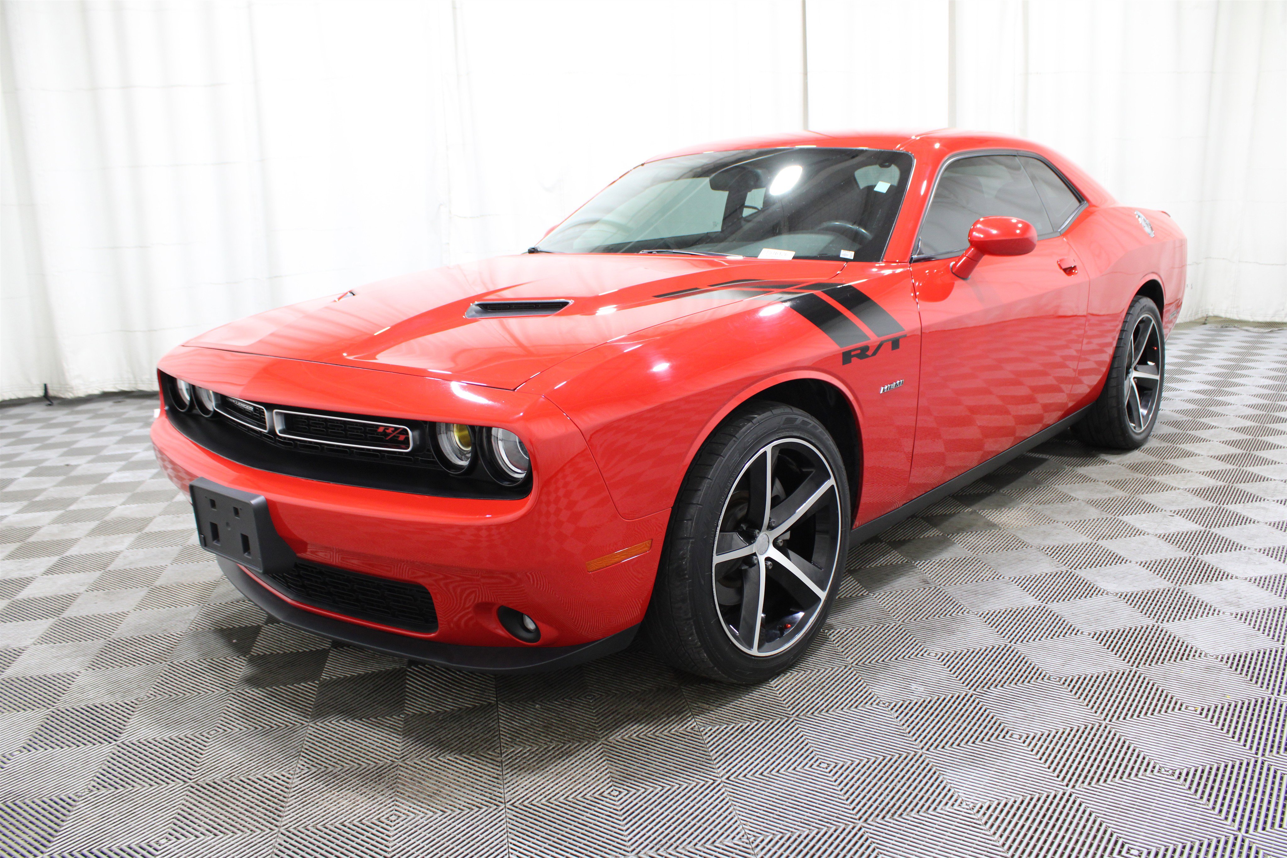 Used 2016 Dodge Challenger R/T image 31