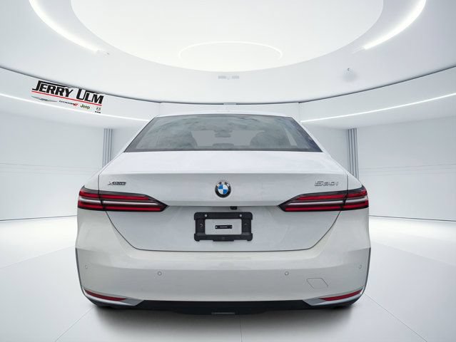 Used 2026 BMW 530i xDrive AWD/4WD image 4