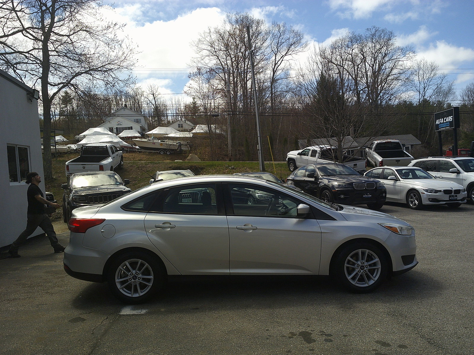 Used 2018 Ford Focus SE FWD image 4