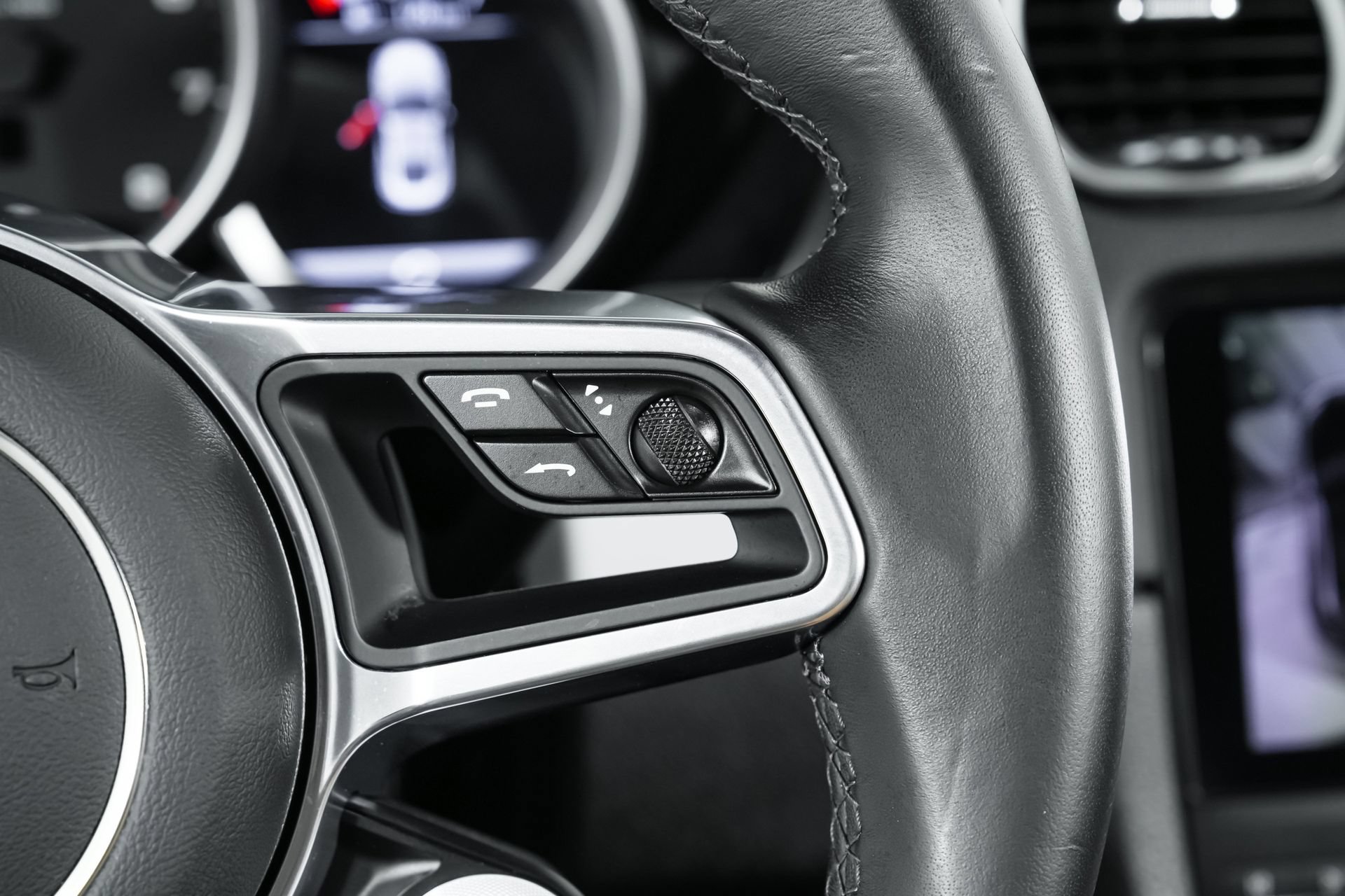 Used 2025 Porsche 718 Cayman RWD image 80