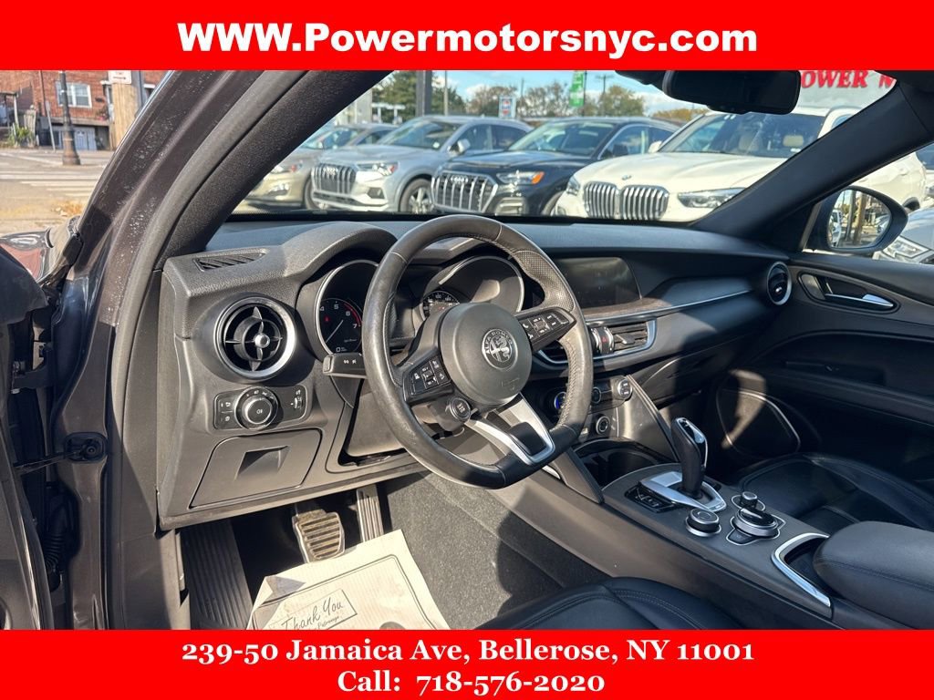 Used 2023 Alfa Romeo Stelvio Ti image 30