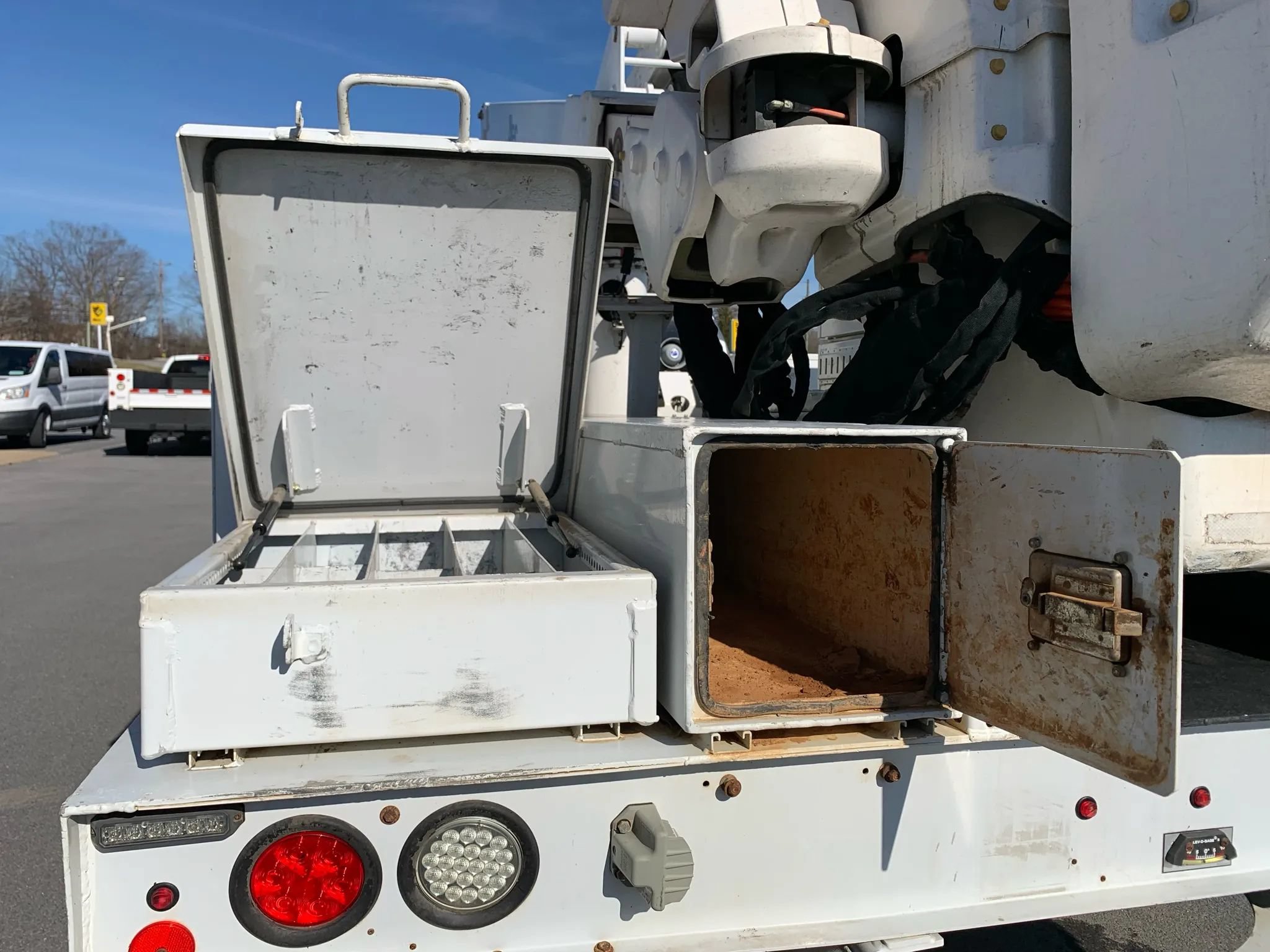 Used 2016 Ford F550 4x4 Regular Cab Super Duty image 32