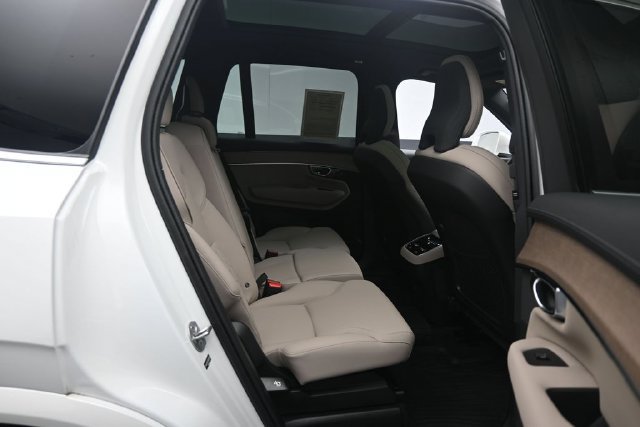 Used 2026 Volvo XC90 B6 Plus w/ Protection Package Premier AWD/4WD image 27