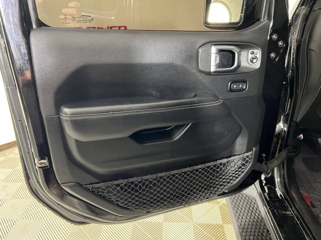 Used 2020 Jeep Wrangler Unlimited Sahara AWD/4WD image 11