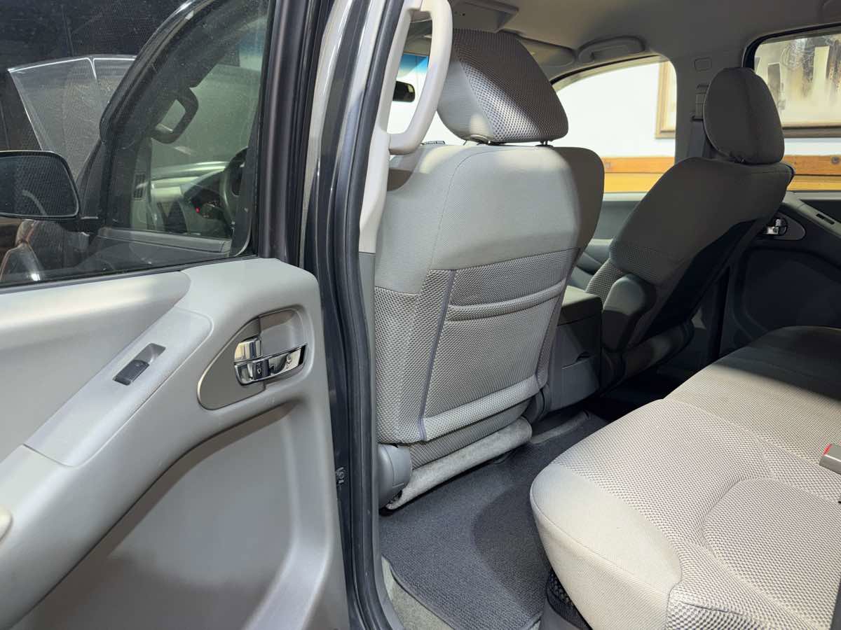 Used 2013 Nissan Frontier SV RWD image 22