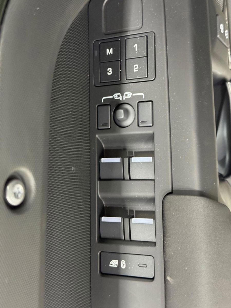 New 2026 Land Rover Defender 110 S image 22