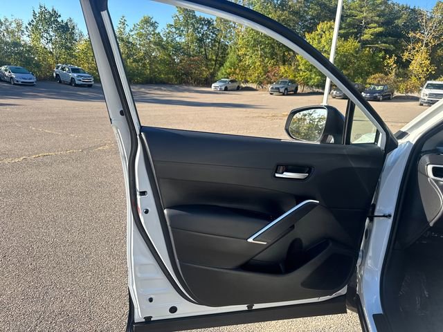 Certified 2025 Toyota Corolla Cross XLE image 27