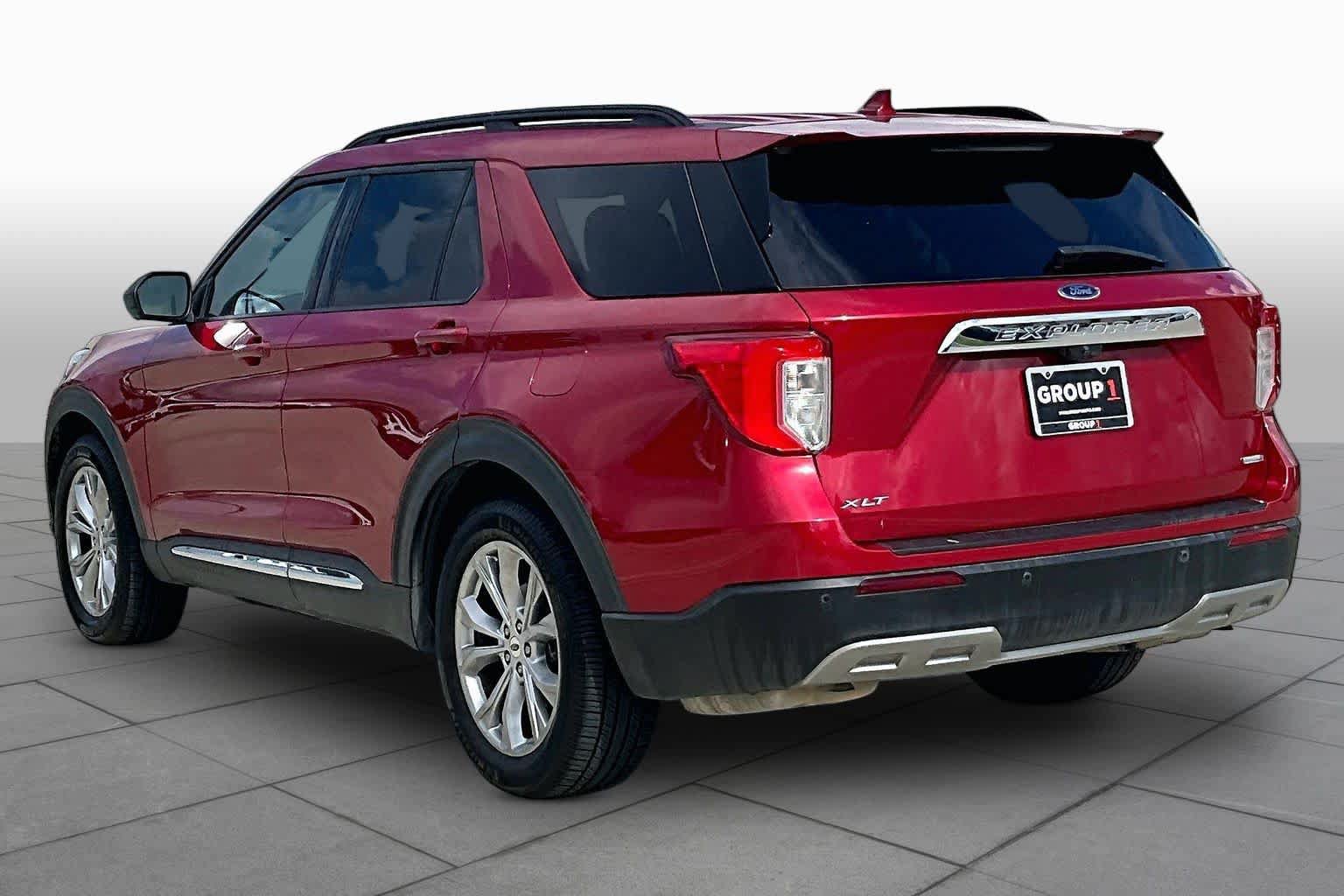 Used 2020 Ford Explorer XLT w/ Equipment Group 202A RWD image 11