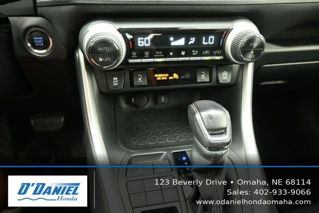 Used 2020 Toyota RAV4 XLE Premium AWD/4WD image 31
