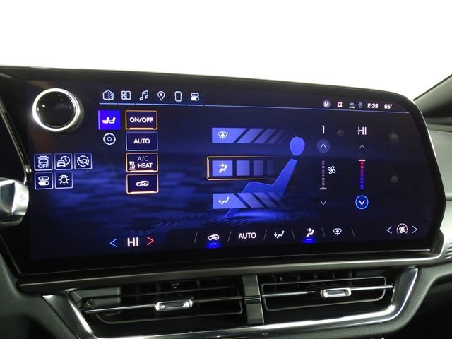 Used 2025 Chevrolet Equinox EV LT image 35