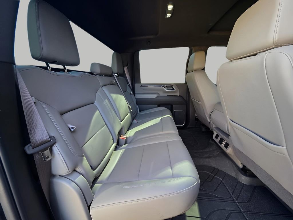 Used 2024 Chevrolet Silverado 2500 LTZ image 9