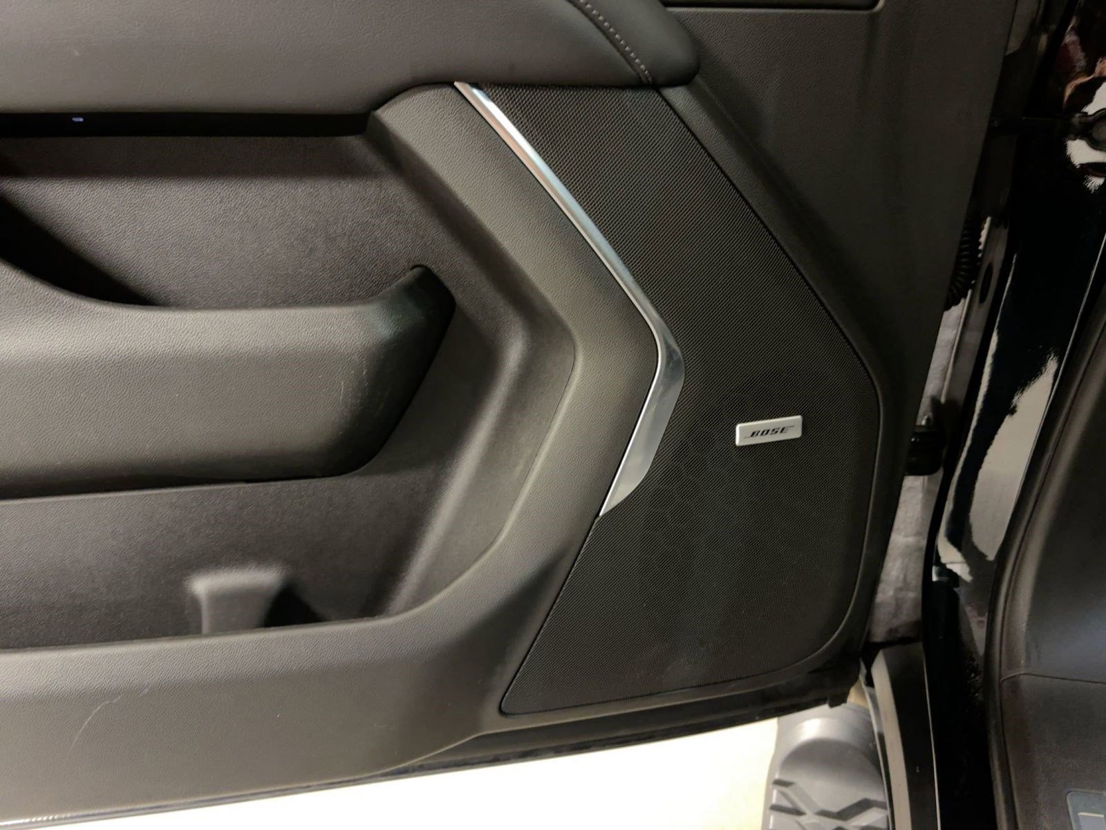 Used 2021 Chevrolet Tahoe Z71 w/ Z71 Off-Road Package image 22