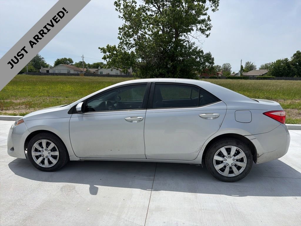 Used 2017 Toyota Corolla LE FWD image 7