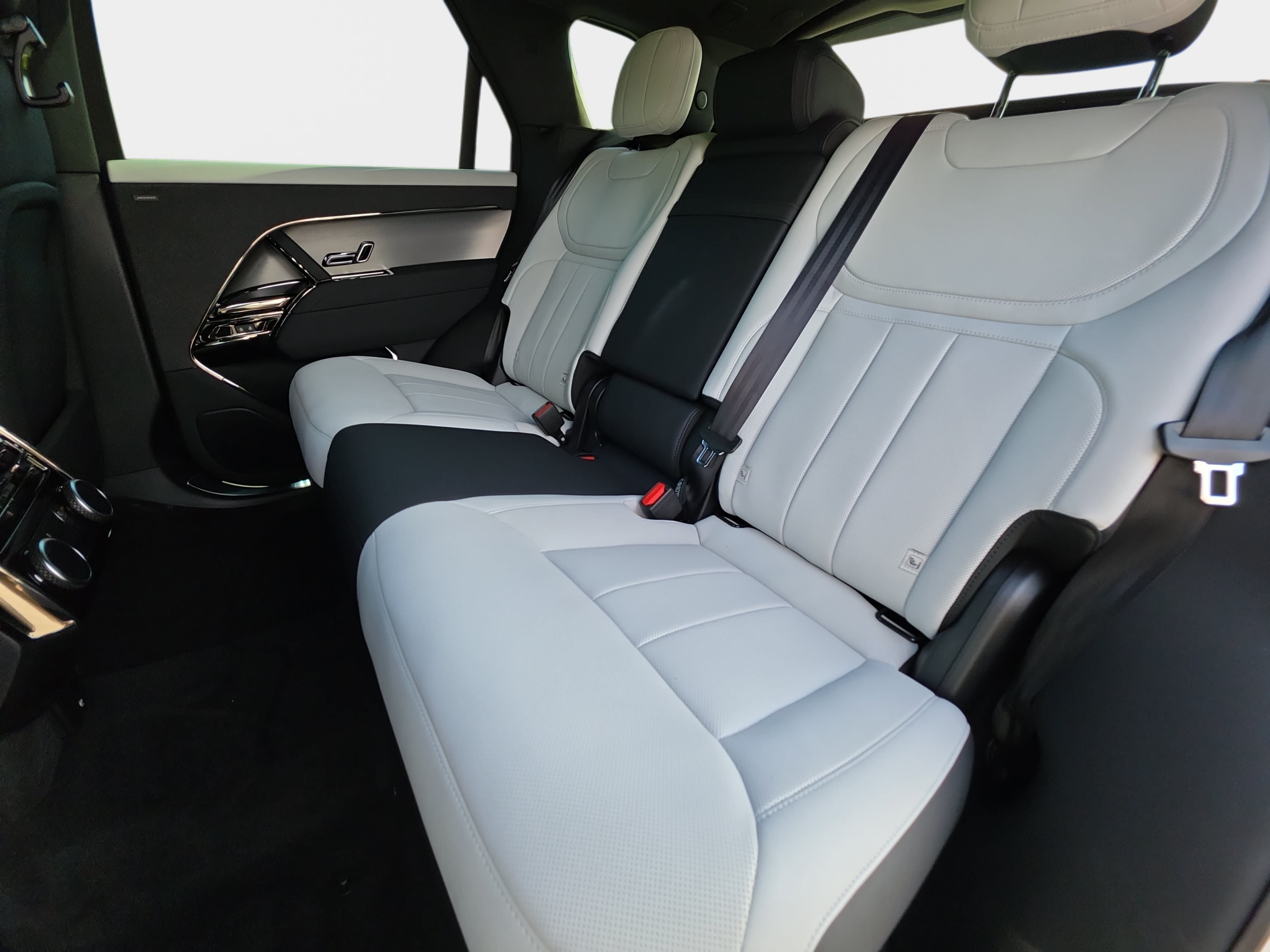 New 2026 Land Rover Range Rover Sport Dynamic SE AWD/4WD image 14