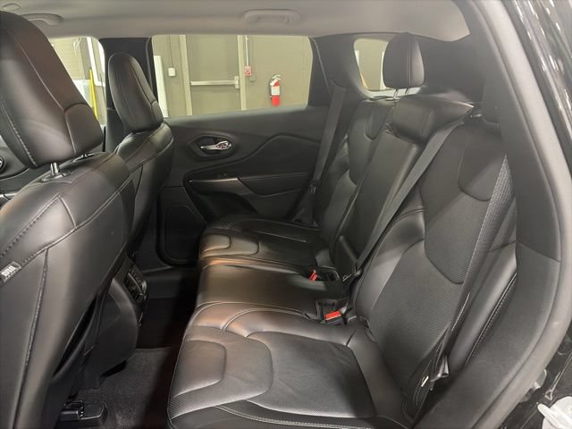 Used 2020 Jeep Cherokee Limited AWD/4WD image 12