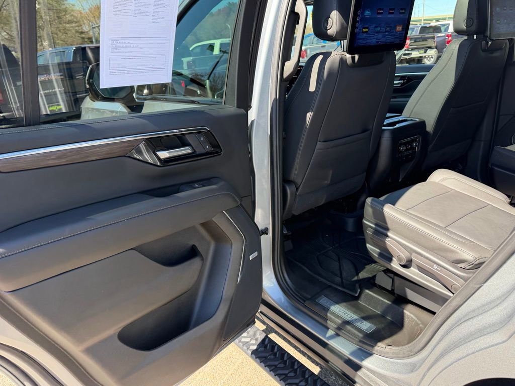 Used 2025 Chevrolet Tahoe Z71 w/ Z71 Off-Road Package AWD/4WD image 14