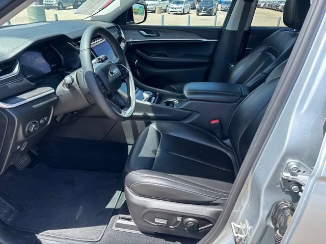Used 2023 Jeep Grand Cherokee L Limited AWD/4WD image 17