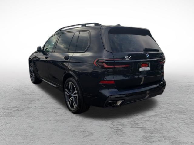 Used 2025 BMW X7 xDrive40i w/ M Sport Package AWD/4WD image 5