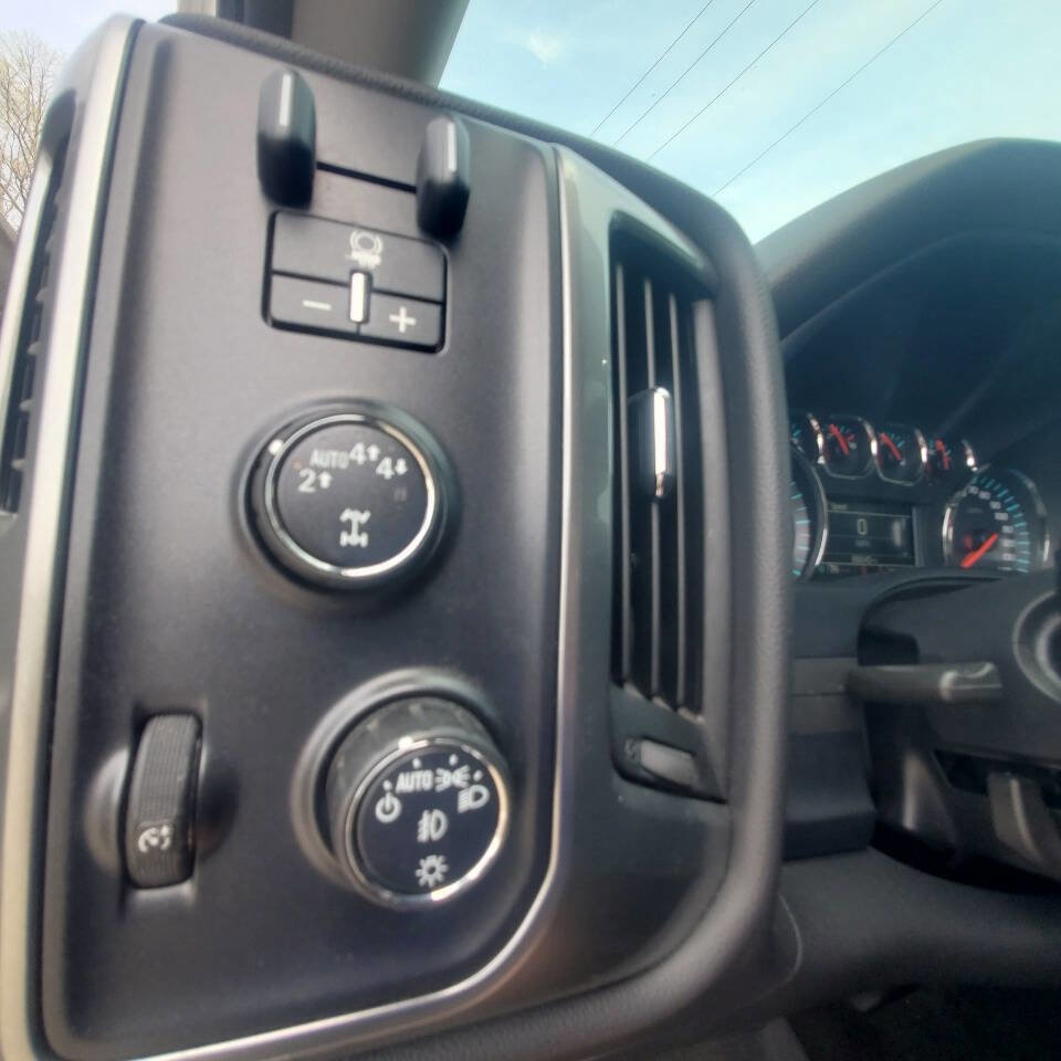 Used 2017 Chevrolet Silverado 1500 LT w/ All Star Edition image 24