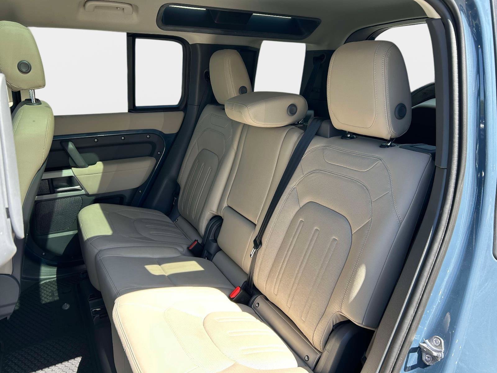 Used 2022 Land Rover Defender 110 S image 18