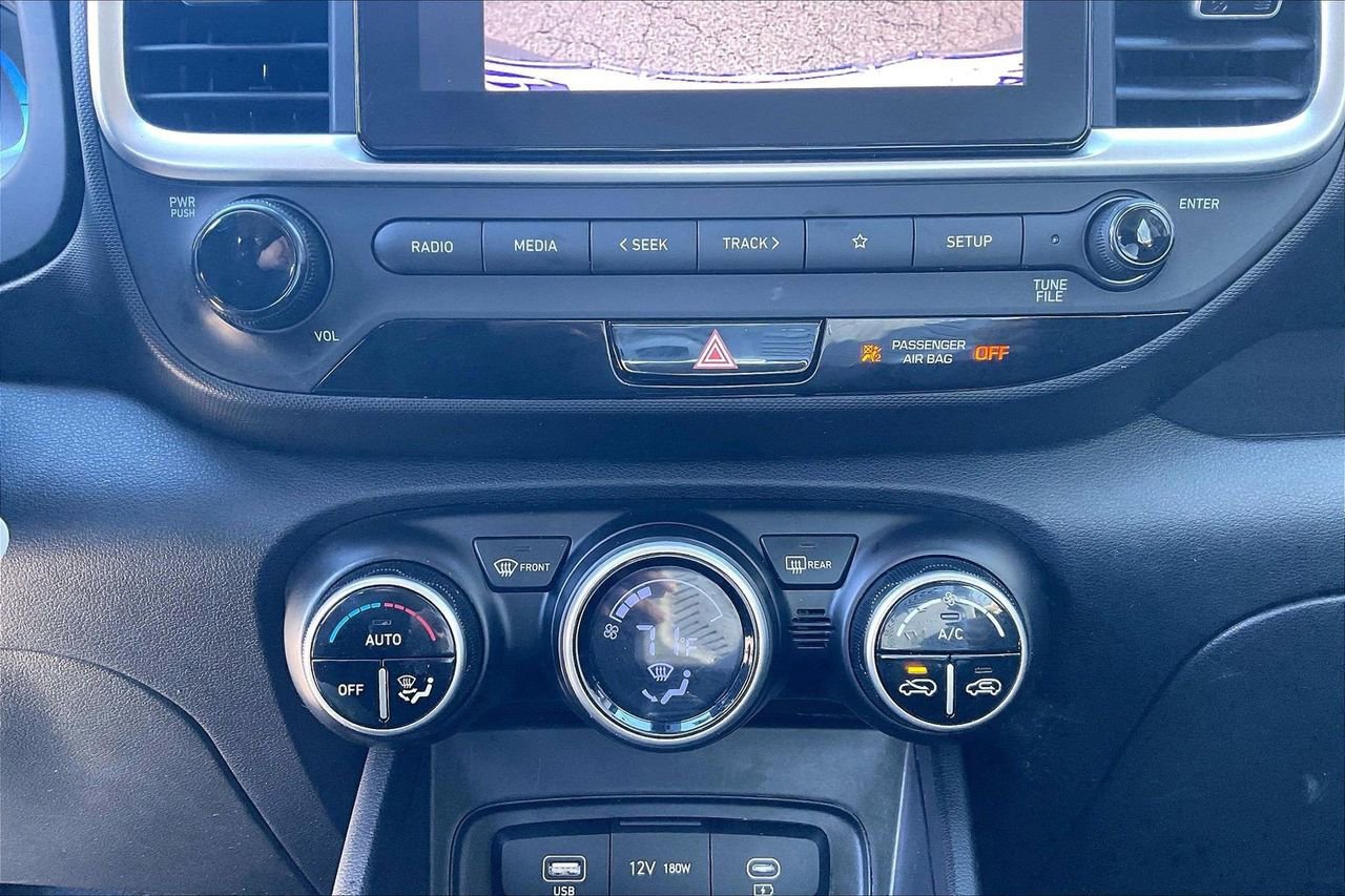 Used 2023 Hyundai Venue SEL w/ Cargo Package image 17