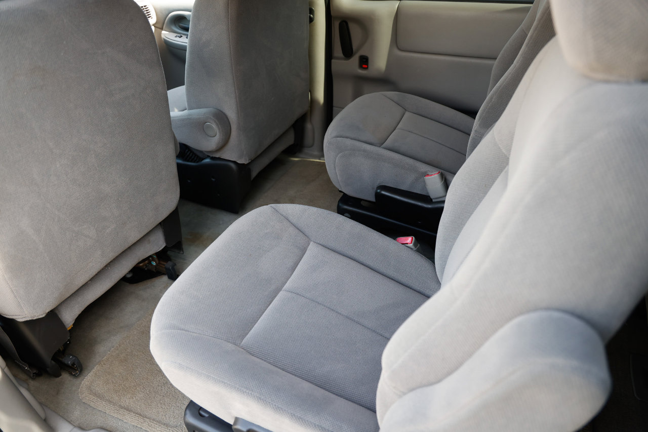 Used 2004 Oldsmobile Silhouette GL image 10