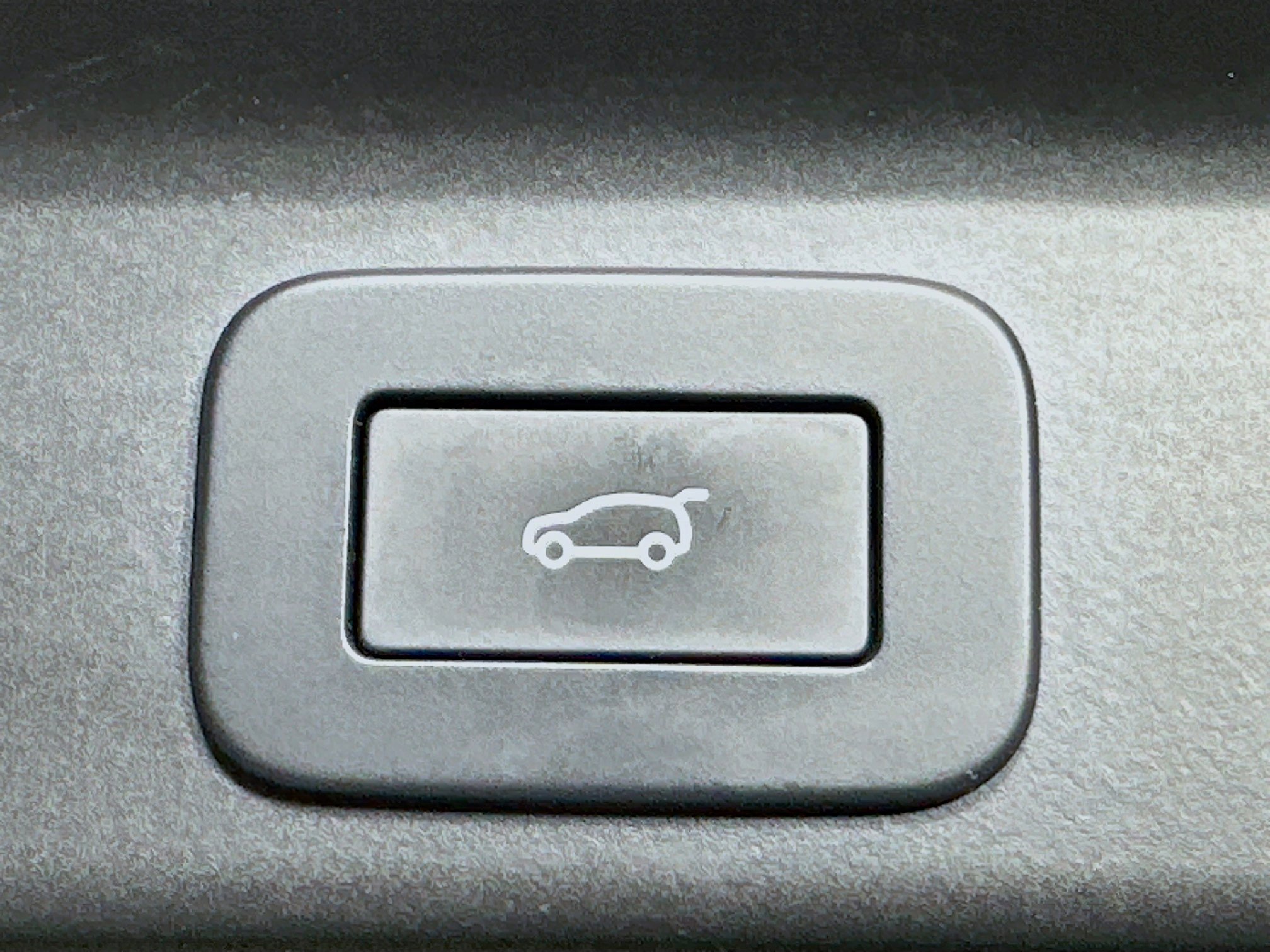 Used 2024 Jaguar F-PACE R-Dynamic S image 32