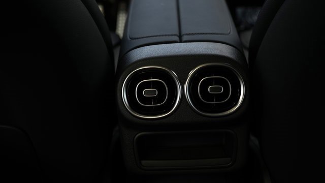 Certified 2025 Mercedes-Benz GLC 43 AMG 4MATIC image 51