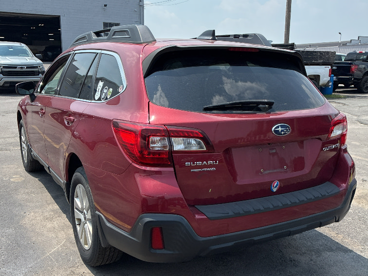 Used 2018 Subaru Outback 2.5i Premium AWD/4WD image 2
