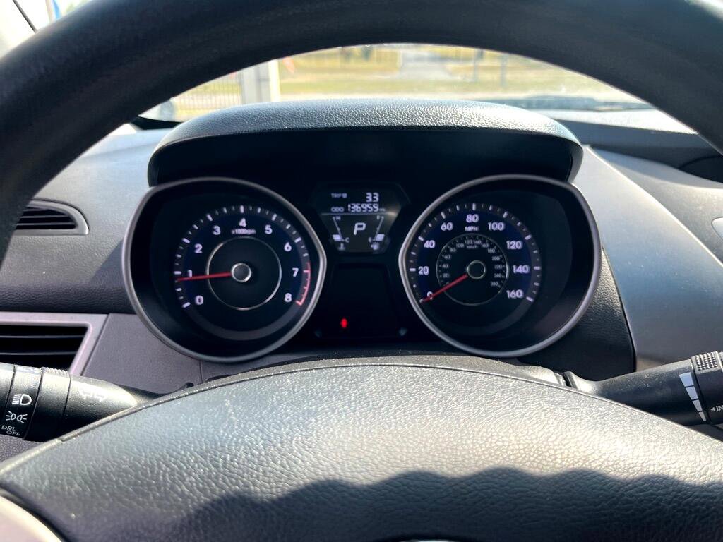 Used 2013 Hyundai Elantra GLS image 6