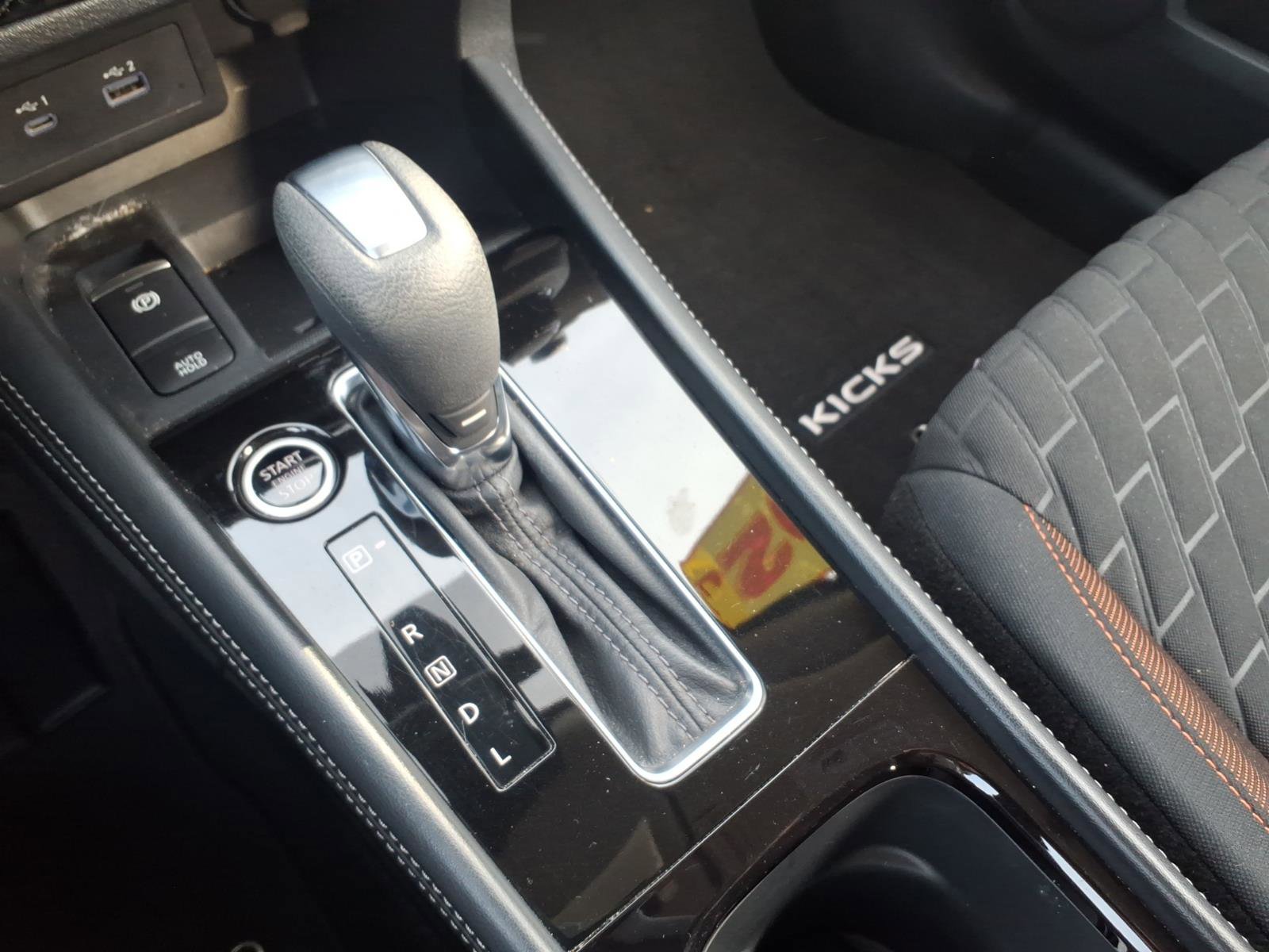 Used 2023 Nissan Kicks SR image 19