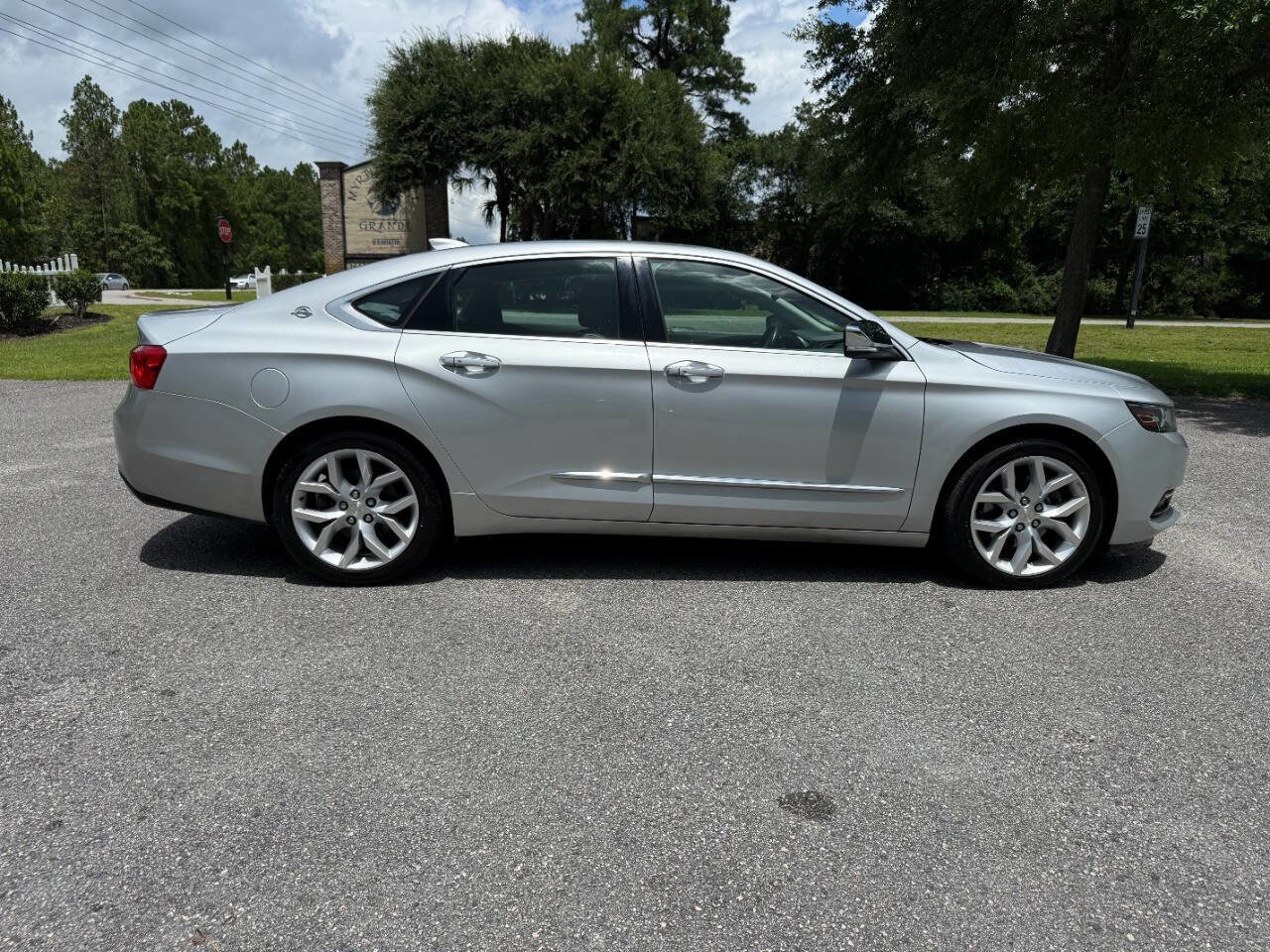 Used 2015 Chevrolet Impala LTZ FWD image 7