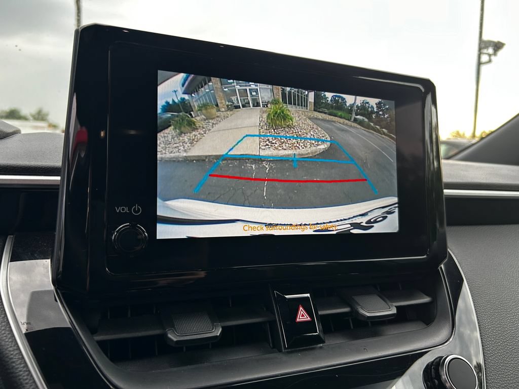 Used 2025 Toyota Corolla SE FWD image 15