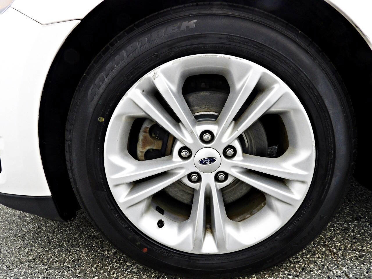 Used 2016 Ford Taurus SEL w/ Equipment Group 201A image 19