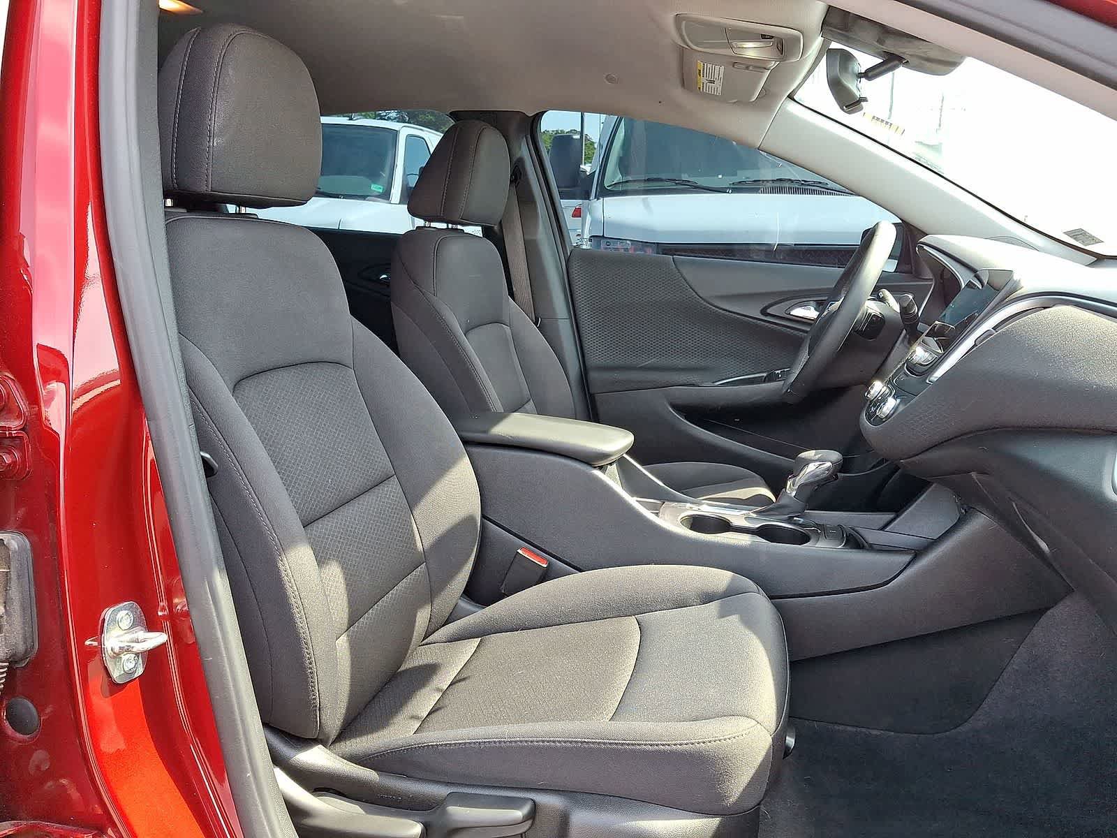 Used 2023 Chevrolet Malibu RS FWD image 31